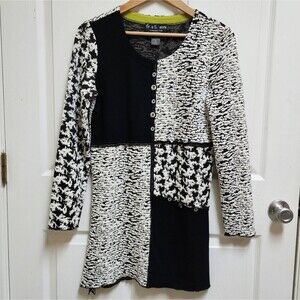 True Essence Top Womens M Black White Mixed Media Scoop Pullover Lagenlook Tunic
